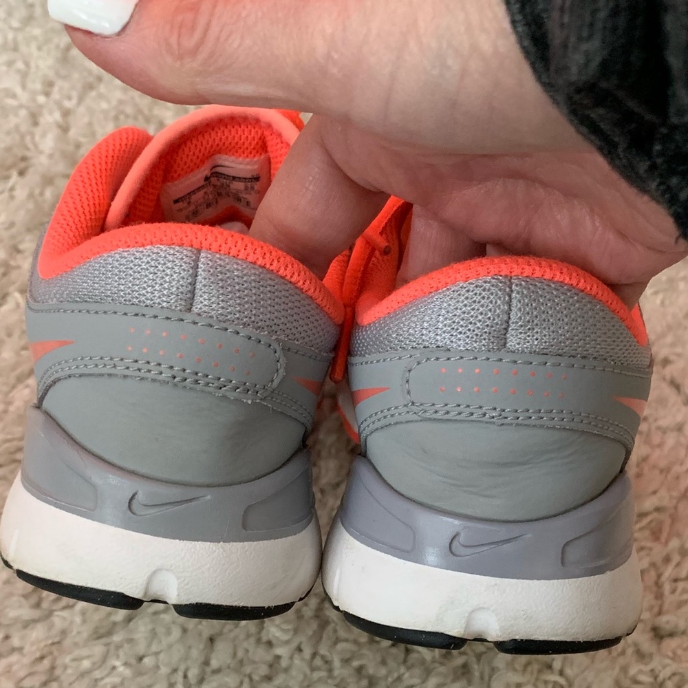 Nike Running Shoes - Picture 3 of 4